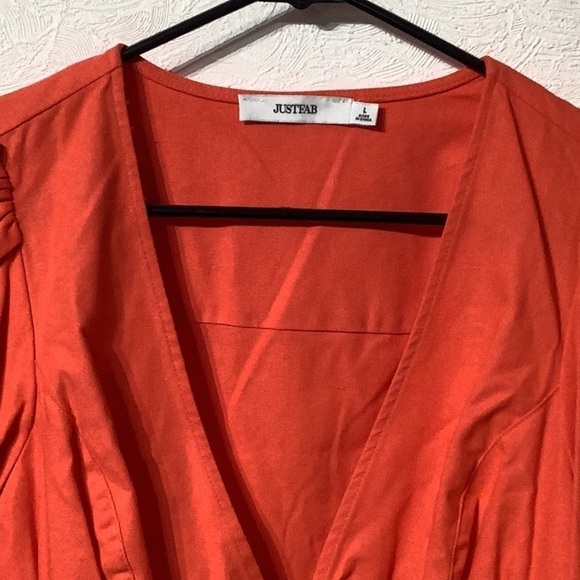 JustFab NWT - Sz L - wrap dress coral color w/ puffer sleeves - Picture 5 of 8